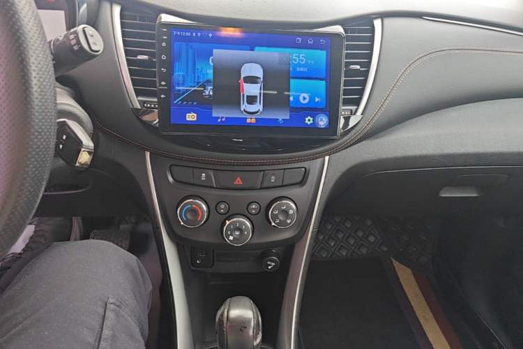 Used Chevrolet Trax 2017 1.4T Automatic Two-Wheel Drive Comfort Version Audio And AC Panel