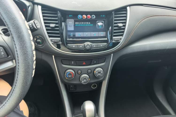 Used Chevrolet Trax 2017 1.4T Automatic Two-Wheel Drive Luxury Version Audio And AC Panel