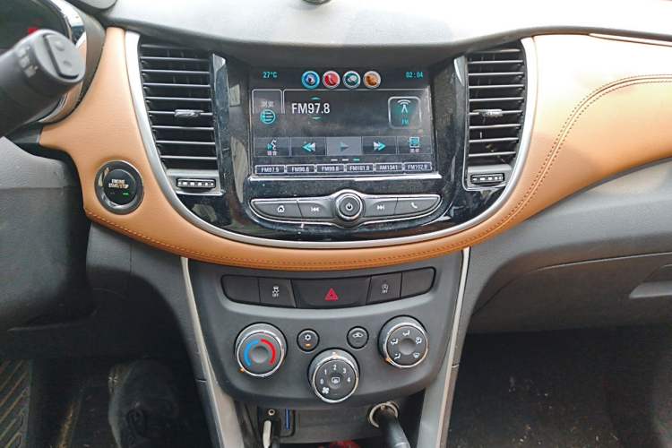Used Chevrolet Trax 2017 1.4T Automatic Two-Wheel Drive Luxury Version Audio And AC Panel
