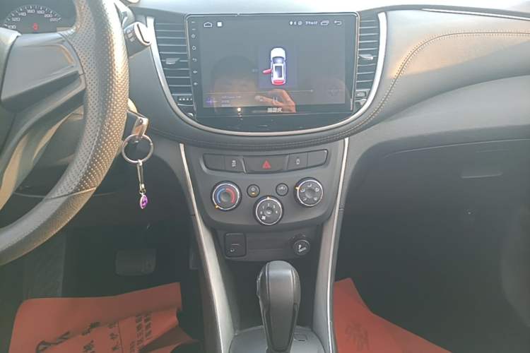 Used Chevrolet Trax 2017 1.4T Automatic Two-Wheel Drive Comfort Version Audio And AC Panel