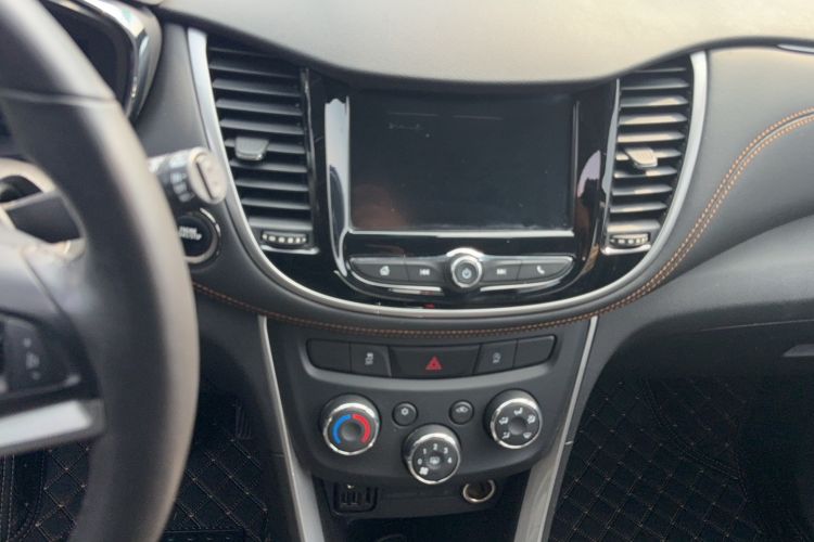 Used Chevrolet Trax 2017 1.4T Automatic Two-Wheel Drive Luxury Version Audio And AC Panel