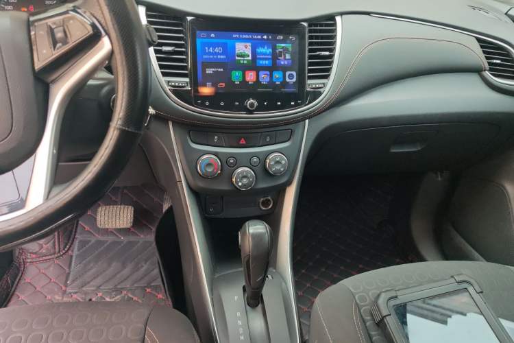 Used Chevrolet Trax 2017 1.4T Automatic Two-Wheel Drive Comfort Version Audio And AC Panel