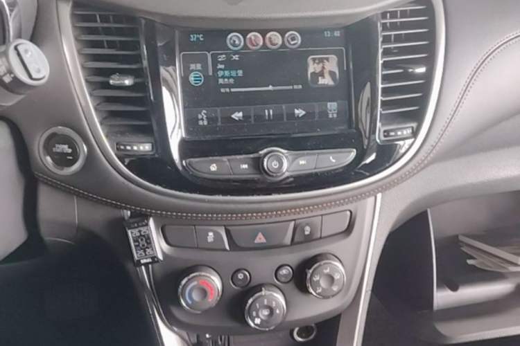 Used Chevrolet Trax 2017 1.4T Automatic Two-Wheel Drive Luxury Version Audio And AC Panel
