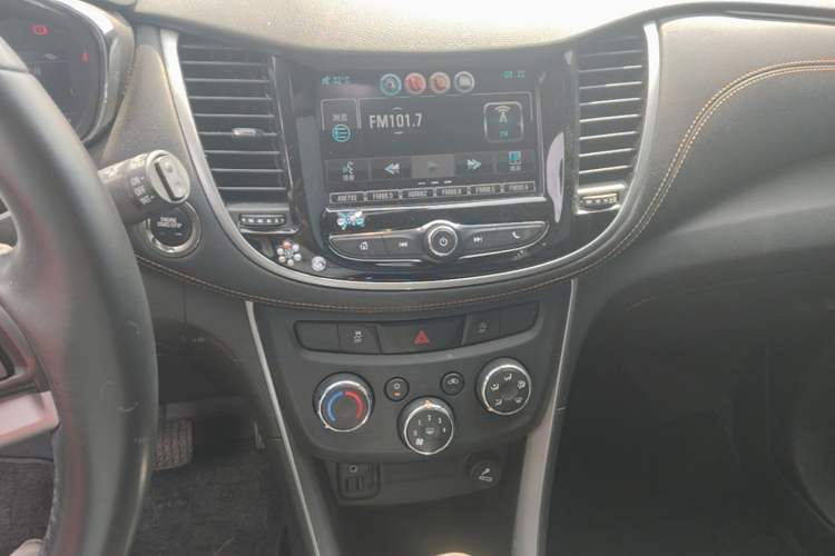 Used Chevrolet Trax 2017 1.4T Automatic Two-Wheel Drive Luxury Version Audio And AC Panel