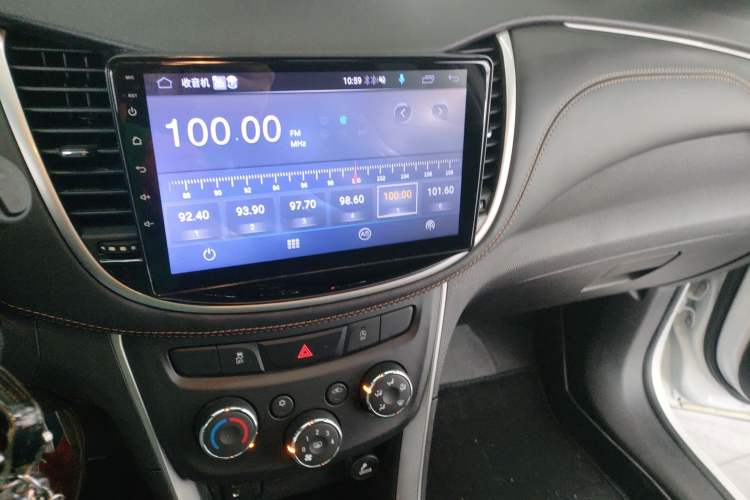Used Chevrolet Trax 2017 1.4T Automatic Two-Wheel Drive Comfort Version Audio And AC Panel
