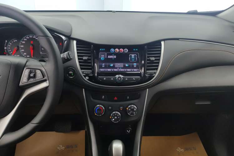 Used Chevrolet Trax 2017 1.4T Automatic Two-Wheel Drive Luxury Version Audio And AC Panel