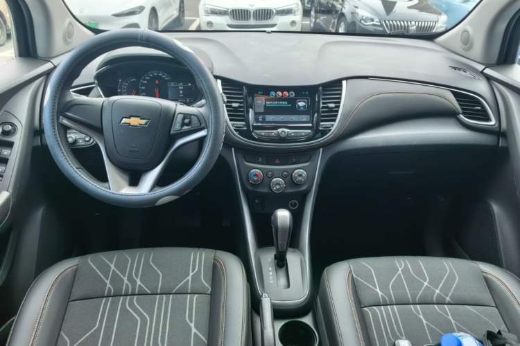 Used Chevrolet Trax 2017 1.4T Automatic Two-Wheel Drive Luxury Version Center Console