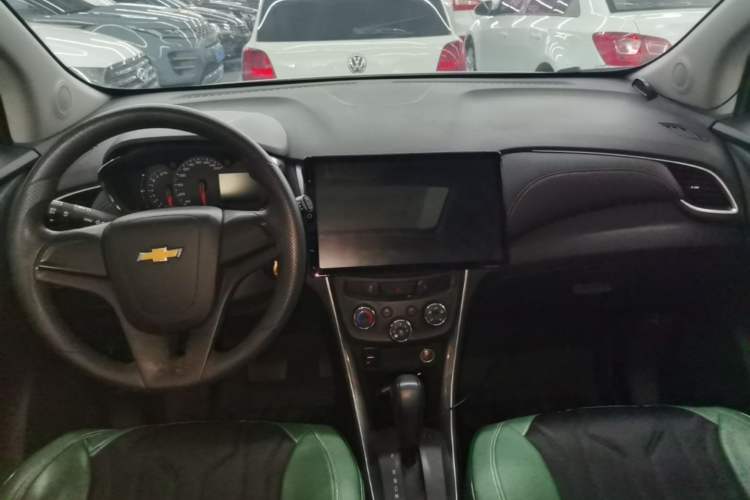 Used Chevrolet Trax 2017 1.4T Automatic Two-Wheel Drive Comfort Version Center Console