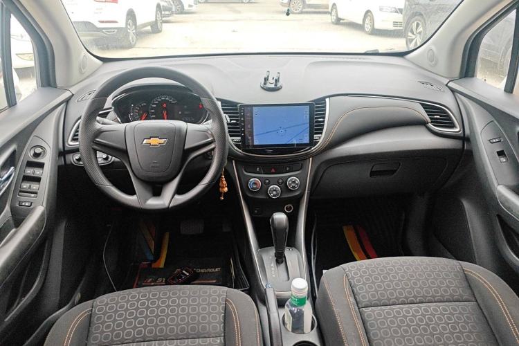 Used Chevrolet Trax 2017 1.4T Automatic Two-Wheel Drive Comfort Version Center Console