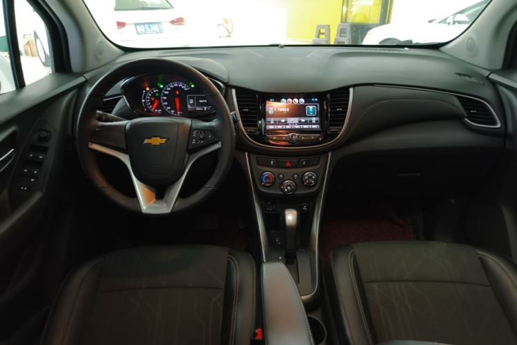 Used Chevrolet Trax 2017 1.4T Automatic Two-Wheel Drive Luxury Version Center Console