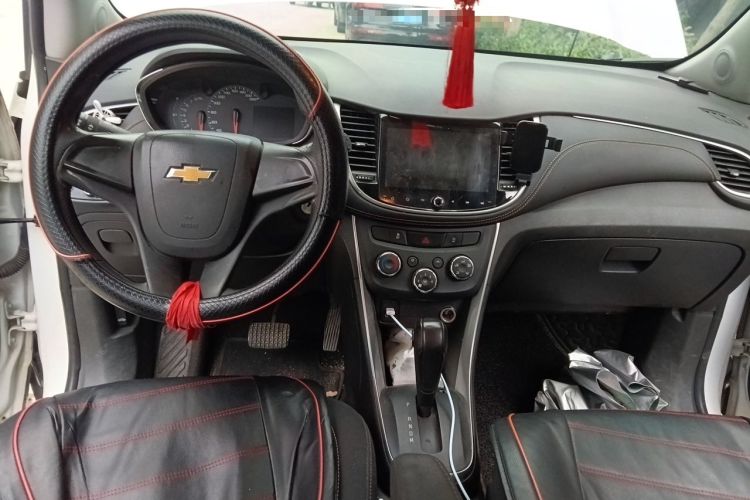Used Chevrolet Trax 2017 1.4T Automatic Two-Wheel Drive Comfort Version Center Console