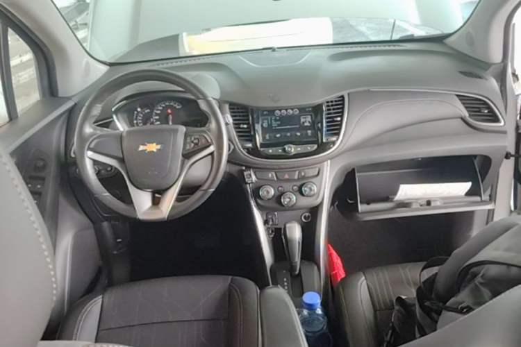 Used Chevrolet Trax 2017 1.4T Automatic Two-Wheel Drive Luxury Version Center Console