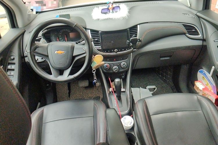 Used Chevrolet Trax 2017 1.4T Automatic Two-Wheel Drive Comfort Version Center Console