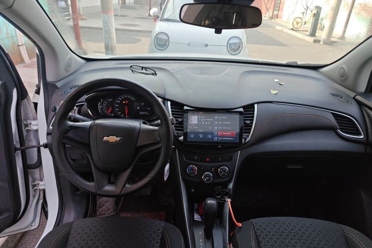 Used Chevrolet Trax 2017 1.4T Automatic Two-Wheel Drive Comfort Version Center Console