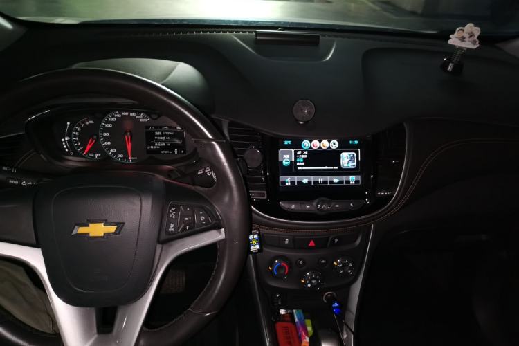 Used Chevrolet Trax 2017 1.4T Automatic Two-Wheel Drive Luxury Version Center Console