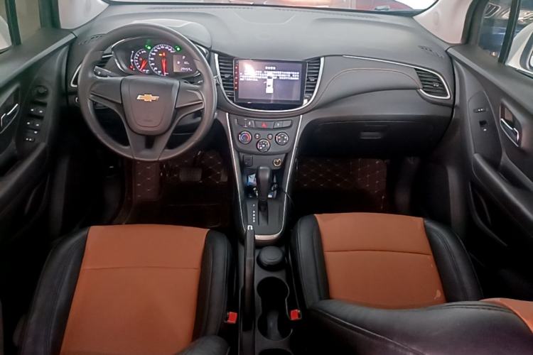 Used Chevrolet Trax 2017 1.4T Automatic Two-Wheel Drive Comfort Version Center Console