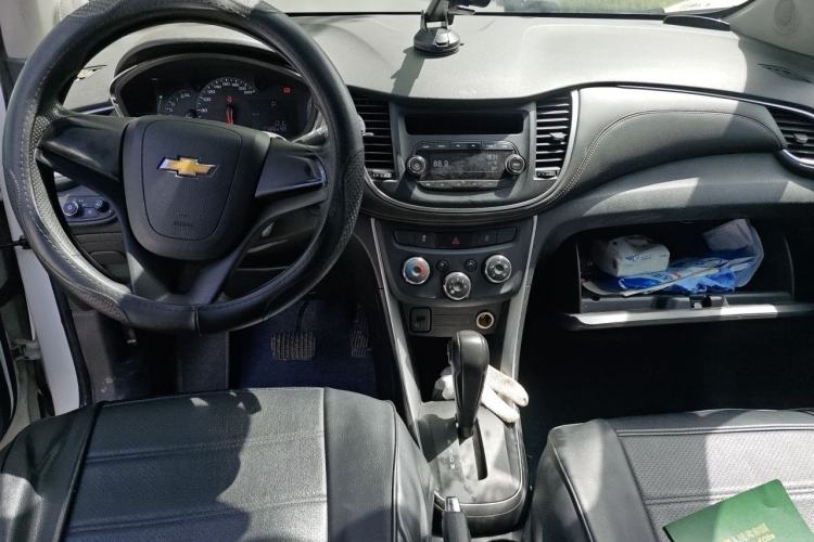 Used Chevrolet Trax 2017 1.4T Automatic Two-Wheel Drive Comfort Version Center Console