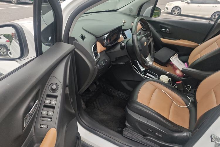Used Chevrolet Trax 2017 1.4T Automatic All-Wheel-Drive Flagship Model Driver Seat
