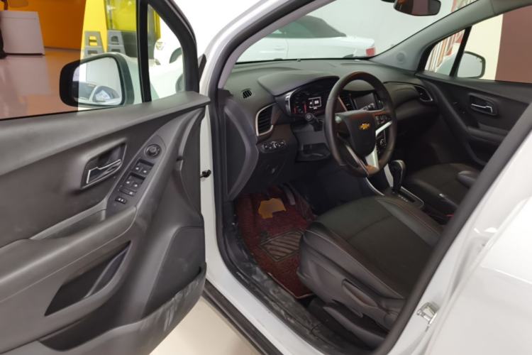 Used Chevrolet Trax 2017 1.4T Automatic Two-Wheel Drive Luxury Version Driver Seat