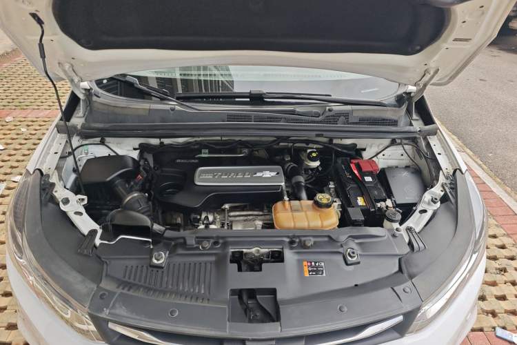 Used Chevrolet Trax 2017 1.4T Manual Two-Wheel Drive Comfort Model Engine Bay
