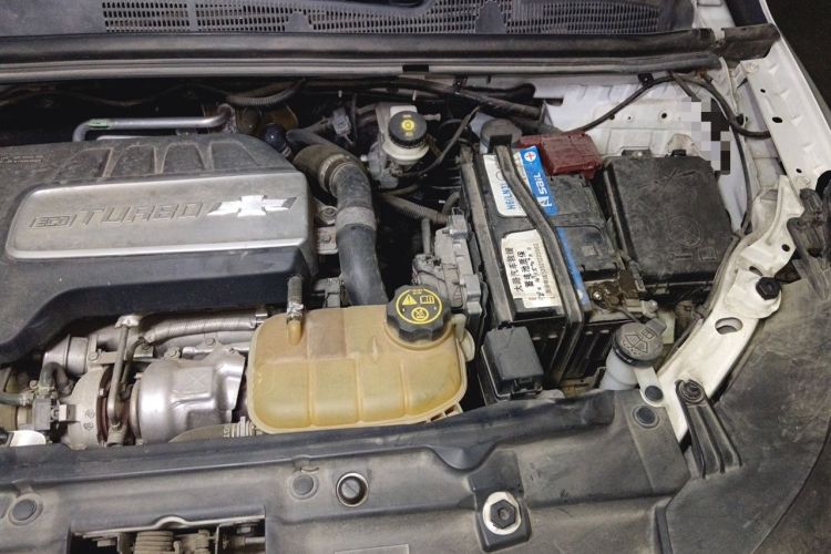 Used Chevrolet Trax 2017 1.4T Automatic Two-Wheel Drive Luxury Version Engine Bay Left