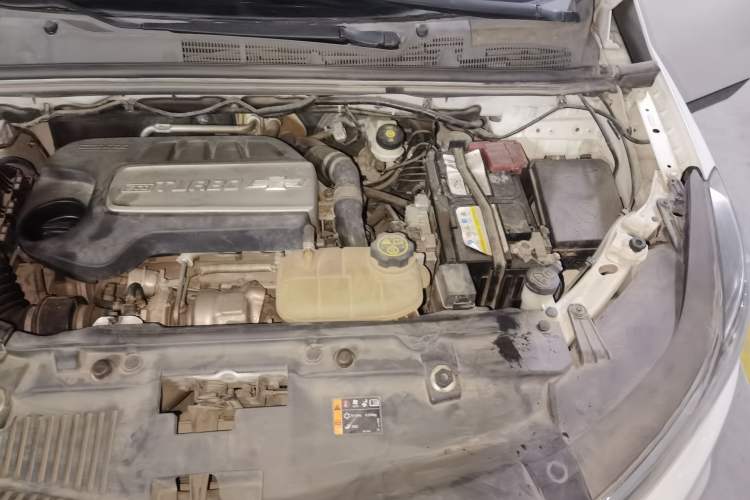 Used Chevrolet Trax 2017 1.4T Automatic Two-Wheel Drive Comfort Version Engine Bay Left