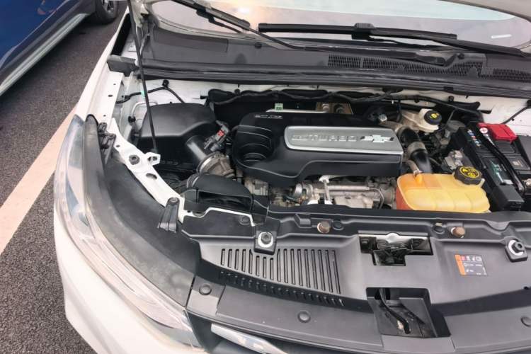 Used Chevrolet Trax 2017 1.4T Automatic Two-Wheel Drive Luxury Version Engine Bay Right