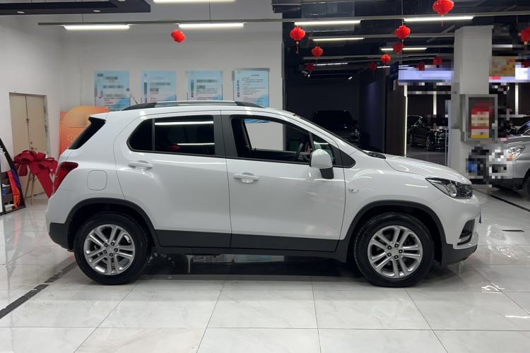 Used Chevrolet Trax 2017 1.4T Manual Two-Wheel Drive Comfort Model Exterior 2