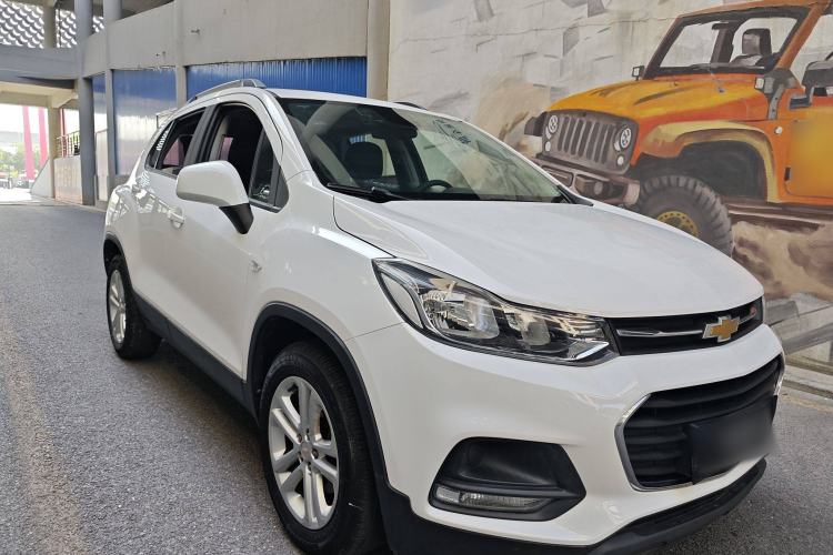 Used Chevrolet Trax 2017 1.4T Automatic Two-Wheel Drive Luxury Version Exterior 2
