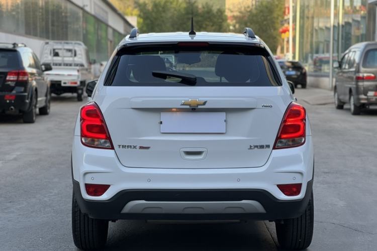 Used Chevrolet Trax 2017 1.4T Automatic All-Wheel-Drive Flagship Model Exterior 2