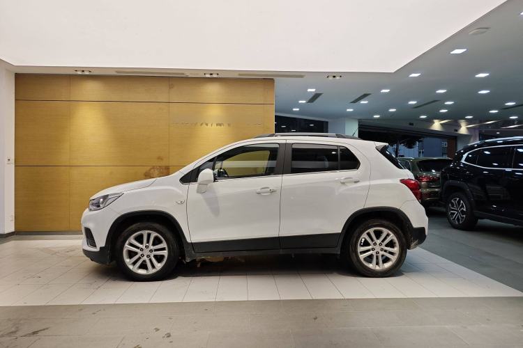 Used Chevrolet Trax 2017 1.4T Automatic Two-Wheel Drive Luxury Version Exterior 3