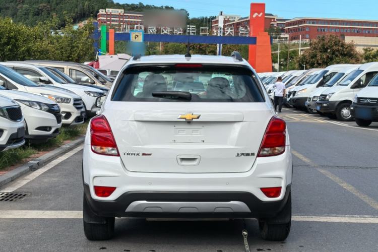 Used Chevrolet Trax 2017 1.4T Automatic Two-Wheel Drive Luxury Version Exterior 4