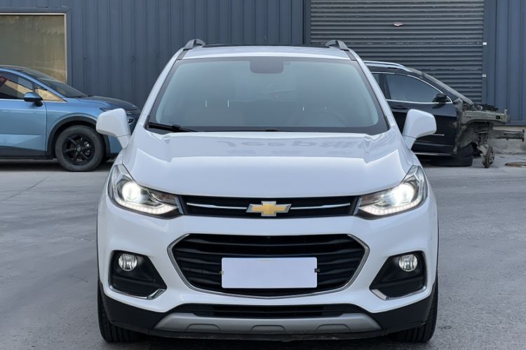 Used Chevrolet Trax 2017 1.4T Automatic All-Wheel-Drive Flagship Model Exterior 4