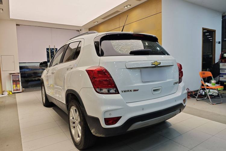 Used Chevrolet Trax 2017 1.4T Automatic Two-Wheel Drive Luxury Version Exterior 4