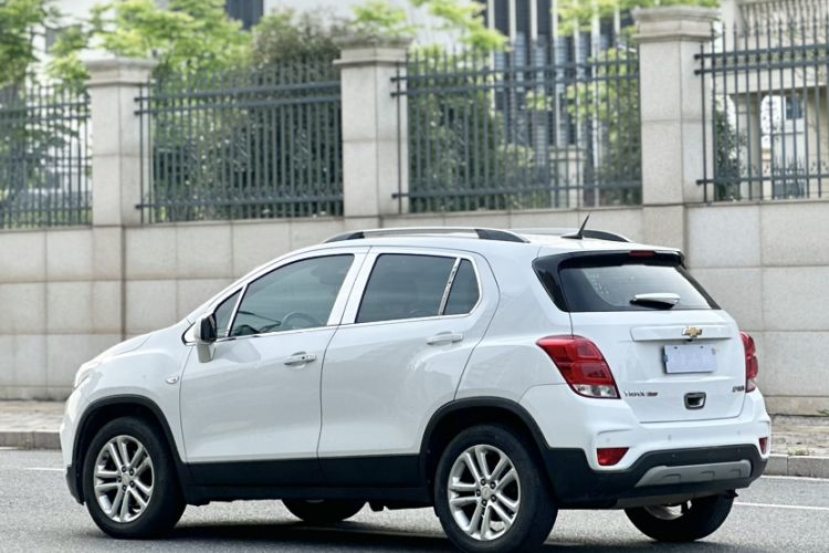 Used Chevrolet Trax 2017 1.4T Automatic Two-Wheel Drive Luxury Version Exterior 4