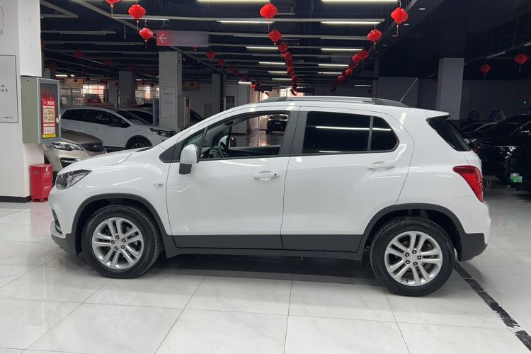 Used Chevrolet Trax 2017 1.4T Manual Two-Wheel Drive Comfort Model Exterior 5