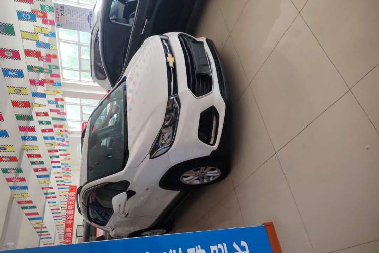 Used Chevrolet Trax 2017 1.4T Automatic Two-Wheel Drive Comfort Version Exterior 5