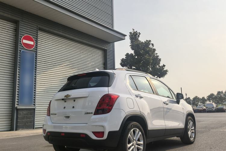 Used Chevrolet Trax 2017 1.4T Manual Two-Wheel Drive Comfort Model Exterior 7