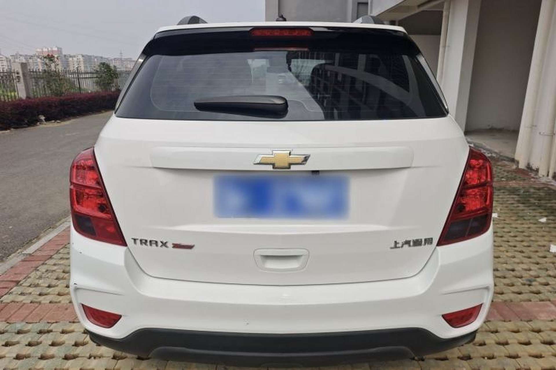 Used Chevrolet Trax 2017 1.4T Manual Two-Wheel Drive Comfort Model Exterior 8