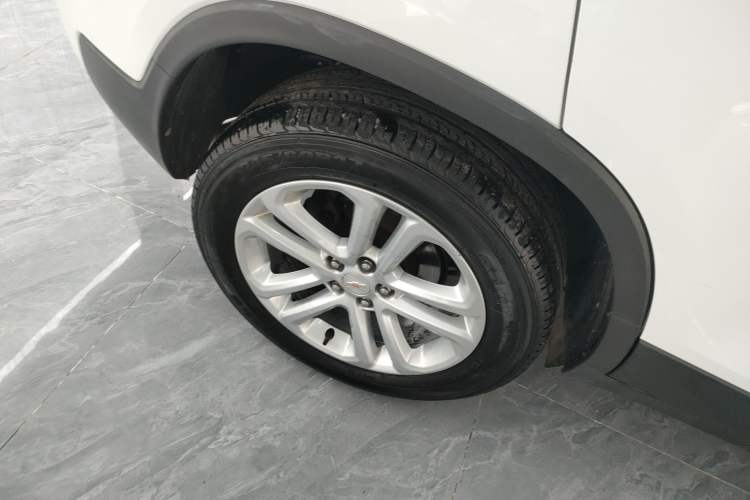 Used Chevrolet Trax 2017 1.4T Automatic Two-Wheel Drive Comfort Version Exterior 8