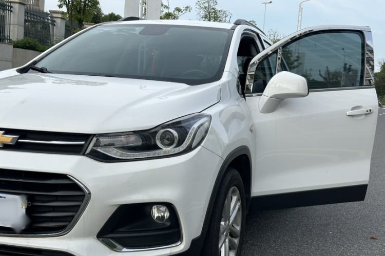 Used Chevrolet Trax 2017 1.4T Automatic Two-Wheel Drive Luxury Version Exterior 8