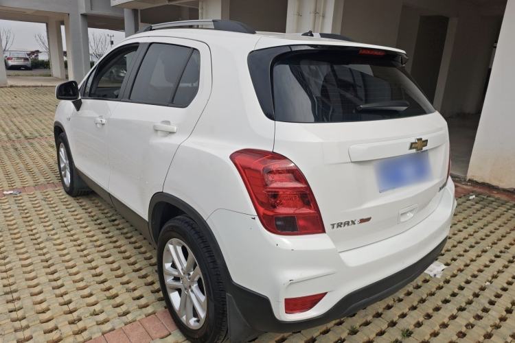 Used Chevrolet Trax 2017 1.4T Manual Two-Wheel Drive Comfort Model Exterior 9