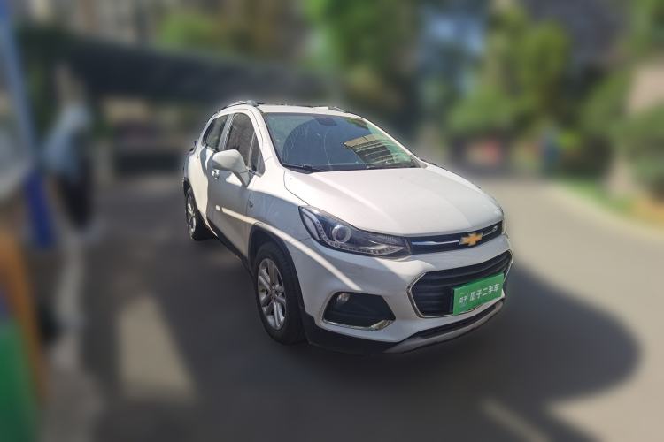 Used Chevrolet Trax 2017 1.4T Automatic Two-Wheel Drive Luxury Version Front Right 45 Deg