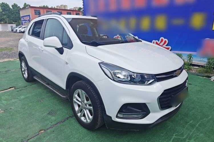 Used Chevrolet Trax 2017 1.4T Automatic Two-Wheel Drive Comfort Version Front Right 45 Deg