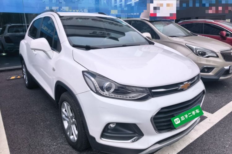 Used Chevrolet Trax 2017 1.4T Automatic Two-Wheel Drive Luxury Version Front Right 45 Deg