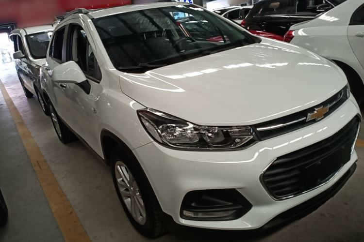 Used Chevrolet Trax 2017 1.4T Manual Two-Wheel Drive Comfort Model Front Right 45 Deg