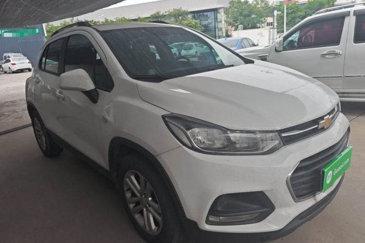 Used Chevrolet Trax 2017 1.4T Automatic Two-Wheel Drive Comfort Version Front Right 45 Deg