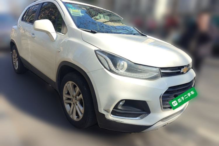 Used Chevrolet Trax 2017 1.4T Automatic Two-Wheel Drive Luxury Version Front Right 45 Deg