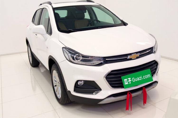 Used Chevrolet Trax 2017 1.4T Automatic Two-Wheel Drive Luxury Version Front Right 45 Deg