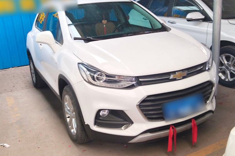 Used Chevrolet Trax 2017 1.4T Automatic Two-Wheel Drive Luxury Version Front Right 45 Deg